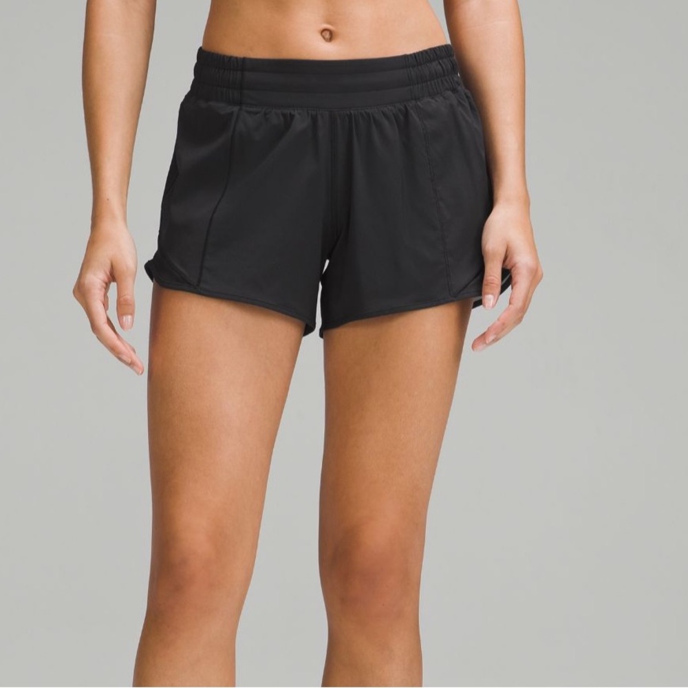 Black Lululemon hotty hot low rise 4 inch